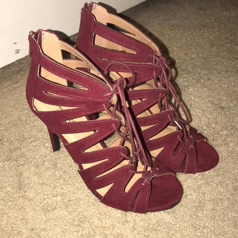 NEVEE WORN burgundy heels!